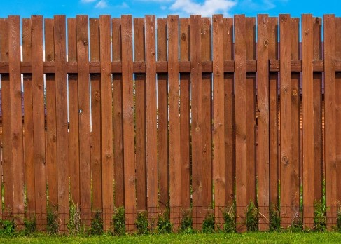 Wood Fence Installation Tips for Ottawa Homeowners